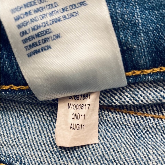 Old Navy Blue Medium Wash Pockets Cut Off Denim Blue Jean Shorts Size 12 - Picture 10 of 10